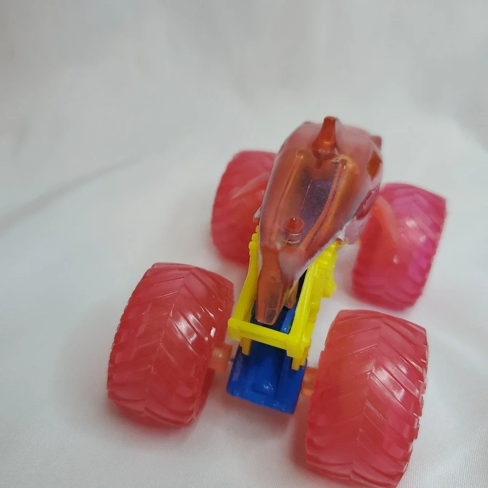 2024 Monster Jam Megalodon Street Treats Series 37 Monster Truck 1:64